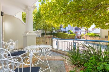 Luxurious Perth Townhouse - Tourism Canberra 5