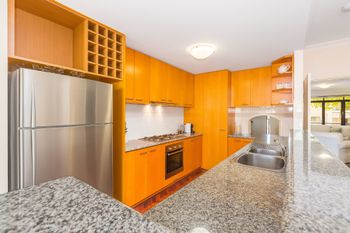 Luxurious Perth Townhouse - Tourism Canberra 3