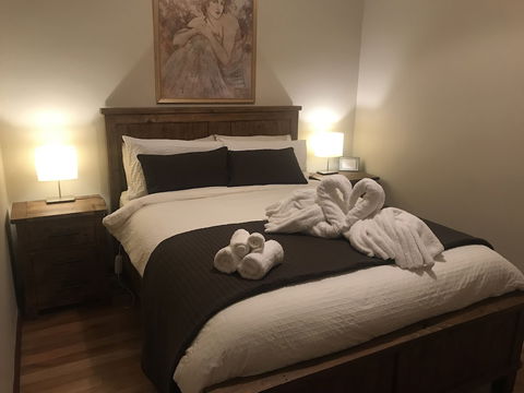 Atina Rocks Country Homestead - Tourism Canberra 4