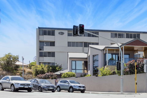 Celina's Ocean View Studio - Adults Only - Tourism Canberra 5
