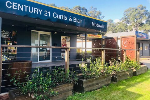 Bull 'n' Bush Hotel Motel - Tourism Canberra 3