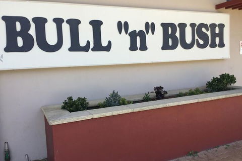 Bull 'n' Bush Hotel Motel - Tourism Canberra 1