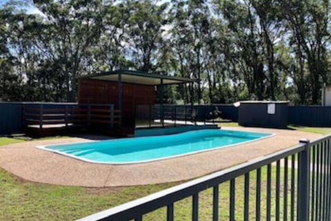 Bull 'n' Bush Hotel Motel - Tourism Canberra 4