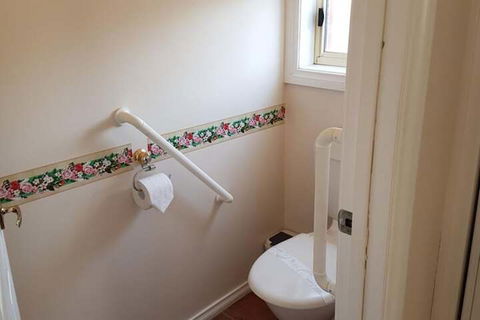 Cobram Cottage - Tourism Canberra 3