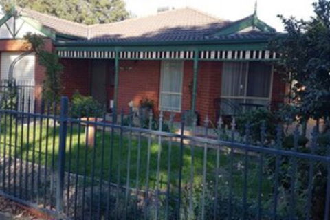 Cobram Cottage - Tourism Canberra 2