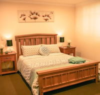 Oak Tree Cottage - Mundaring - Tourism Canberra