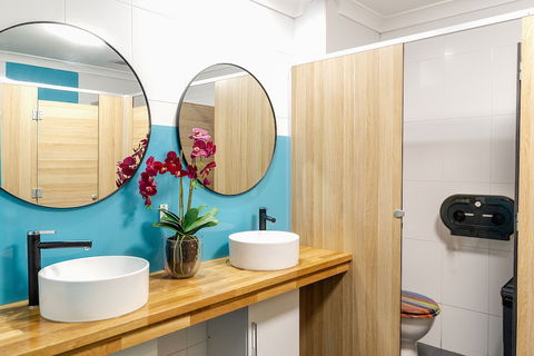 Mad Monkey Coogee Beach Hostel - Tourism Canberra 6