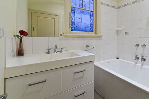 Balwyn Houses - Tourism Canberra 6