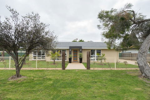 Xanadu Shores - Tourism Canberra 1