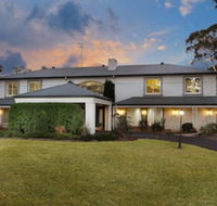 Luxury Bungalow - Tourism Canberra