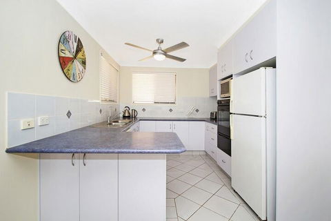 KINGSCLIFF HOLIDAY HOME On The HILL SYDS VIEW - Tourism Canberra 5