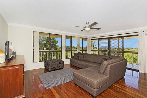 KINGSCLIFF HOLIDAY HOME On The HILL SYDS VIEW - Tourism Canberra 4