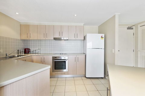 RESORT On The BEACH 4302 - Tourism Canberra 3