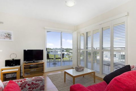 RESORT On The BEACH 6310 TOP FLOOR - Tourism Canberra 0