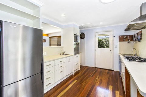CABARITA BEACH BLISS HOLIDAY HOME On The LAKE - Tourism Canberra 3