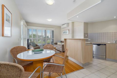 RESORT On The BEACH 6126 27 - Tourism Canberra 0