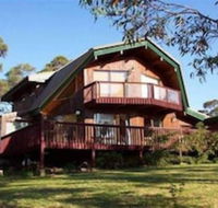 Sublime Cedar Lodge Leura - Tourism Canberra