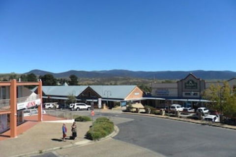 Razorback 11 - Razorback Plaza Jindabyne - Tourism Canberra 1