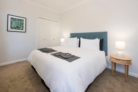 Peppertree Hill Luxury Farm Accomodation - Tourism Canberra 4