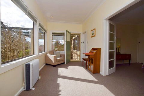 Raspberry Terrace Of Leura - Tourism Canberra 1