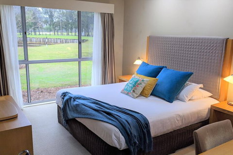 Jewel In The Crowne - Tourism Canberra 1