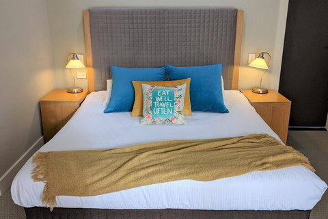 Jewel In The Crowne - Tourism Canberra 7