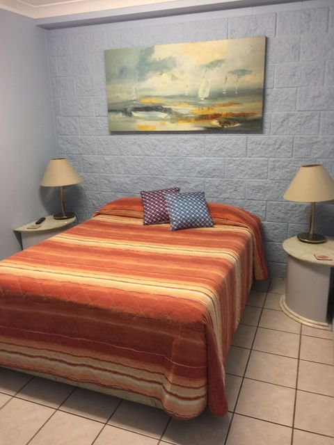 Westside Tavern And Motel - Tourism Canberra 0