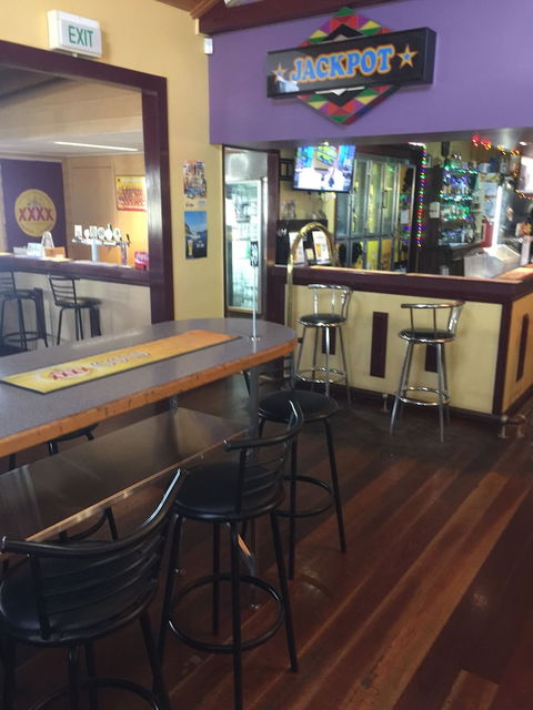 Westside Tavern And Motel - Tourism Canberra 3