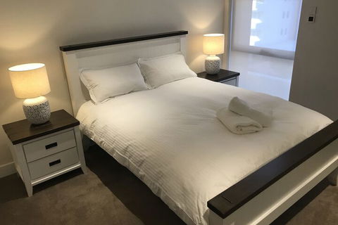 Executive 2 Bedroom Wollongong Apartment - Tourism Canberra 2