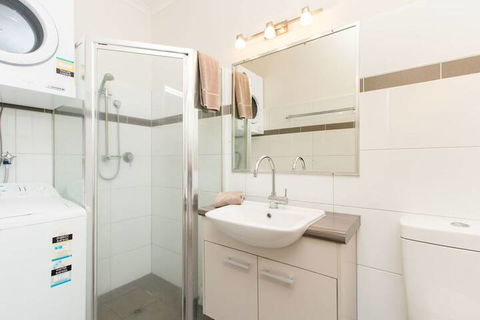 Cable Beach Apartments - Tourism Canberra 7