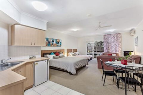 Zenith Studio Unit 3, 10 Messines Street - Tourism Canberra 0