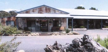 Hill End Lodge - Tourism Canberra 1