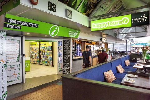 Mad Monkey Backpackers Waterfront - Tourism Canberra 1