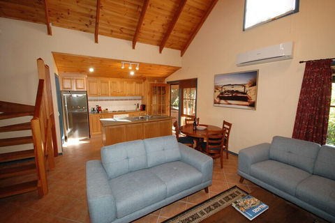 Garden Cottage Beechworth - Tourism Canberra 6
