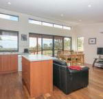 Karrak Reach Forest Retreat - Tourism Canberra