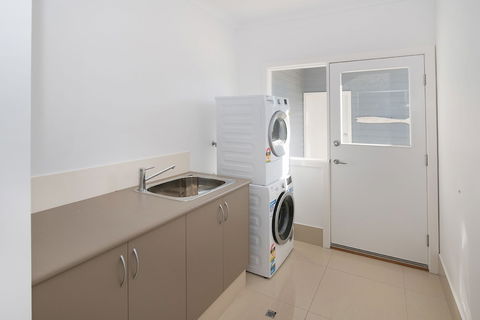Casa Azzura - Tourism Canberra 5