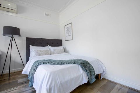 88 Peaceful Blackburn House - Tourism Canberra 5