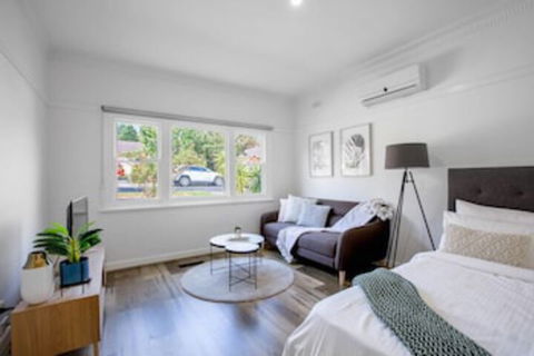 88 Peaceful Blackburn House - Tourism Canberra 0