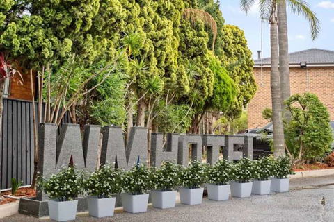 WM Hotel Bankstown - Tourism Canberra 1