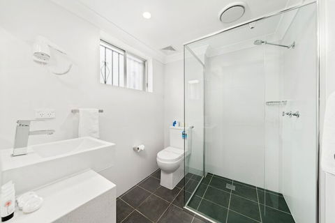 WM Hotel Bankstown - Tourism Canberra 4