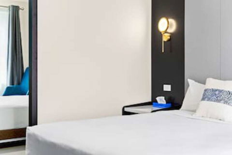 WM Hotel Bankstown - Tourism Canberra 0