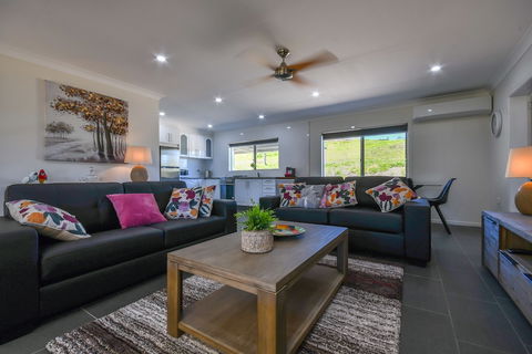 Yungaburra  Lodge - Tourism Canberra 4