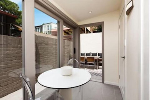 Spacious City 2 BR House Fit 6 PP - Tourism Canberra 1
