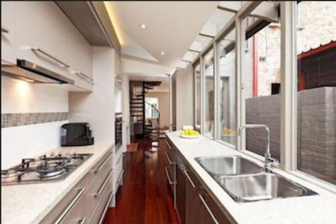 Spacious City 2 BR House Fit 6 PP - Tourism Canberra 6