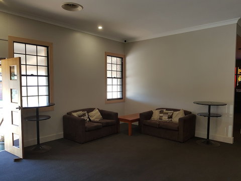 Lamington Hotel Motel - Tourism Canberra 0