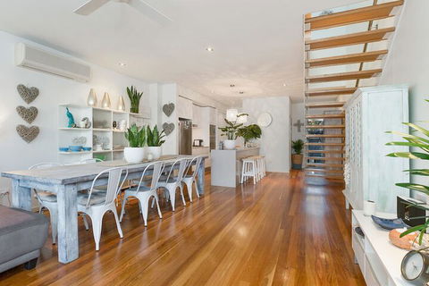 COASTAL CHIC At CASUARINA - Tourism Canberra 2