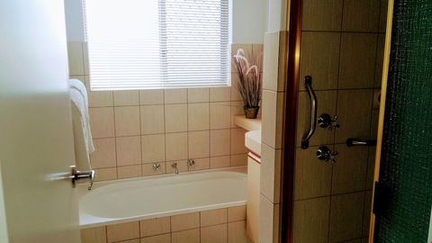 Camelias Boutique Cottage In Dianella - Tourism Canberra 5