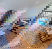 Loch Retreat 550m TO Town - Tourism Canberra