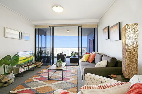 CBD African Charm, Story Bridge & River Views - Tourism Canberra 3