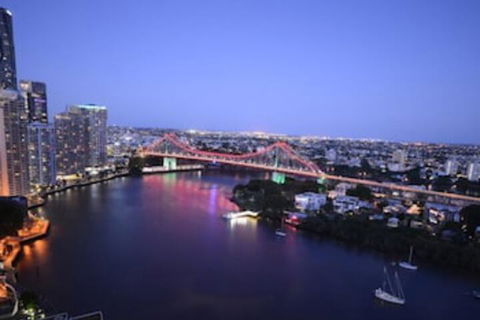 CBD African Charm, Story Bridge & River Views - Tourism Canberra 0